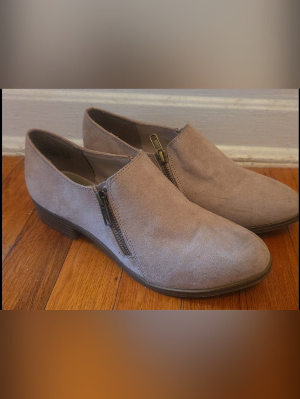 American Eagle Tan / Taupe Faux Suede Zip Up Casual Low Heel Ankle Booties Sz 8